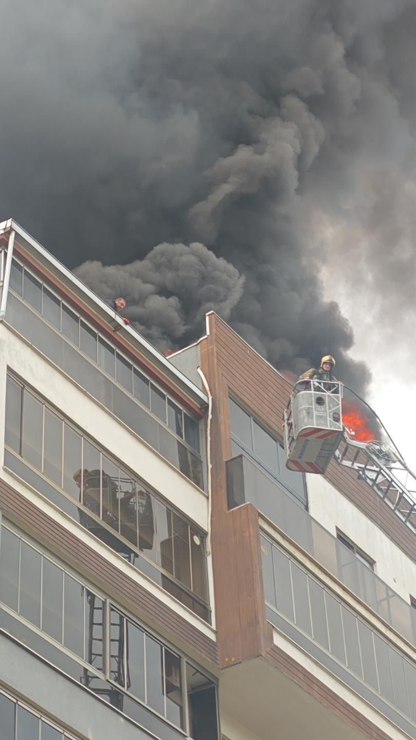 Bursa’da 8 katlı sitede can pazarı...Yangında mahsur kaldı, böyle kurtarıldı