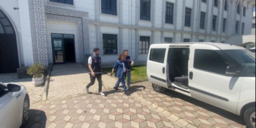 Evden ziynet eşyası ve nakit para çalan kadın yakalandı