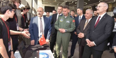 Bilimin kalbi Balıkesir’de attı: Bilim Fuarı yoğun katılımla açıldı