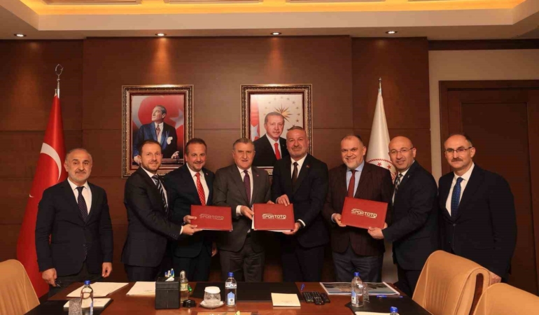 Karacabey’e 100 milyonluk spor yatırımı