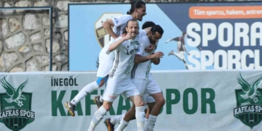 İnegöl Kafkas Spor Kulübü şampiyon oldu, 2. Lig’e yükseldi