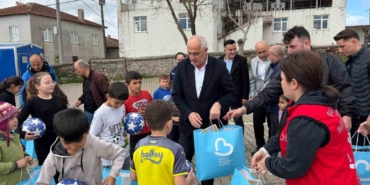 Başkan Akın’dan kırsaldaki çocuklara 23 Nisan hediyesi