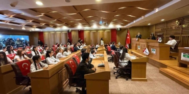 Bahçelievler’de 23 Nisan’a özel Çocuk Meclisi oturumu: "Atamızın izindeyiz"