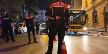 Kadıköy’de polis ekipleri asayiş uygulaması gerçekleştirdi