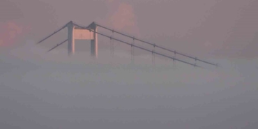 İstanbul Boğazı’nda yoğun sis: Fatih Sultan Mehmet Köprüsü gözden kayboldu