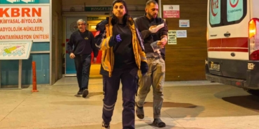 Elini karma makinesine kaptırdı