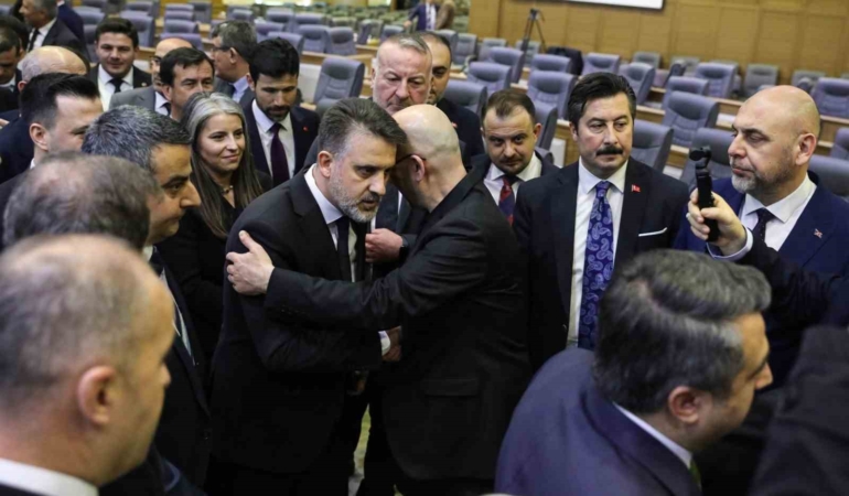 Bursa Büyükşehir’de başkanvekilliğine Şahin Biba seçildi