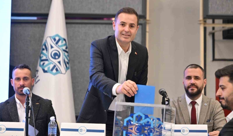 Yağlı Güreş Birliği yeniden ‘Ahmet Akın’ dedi