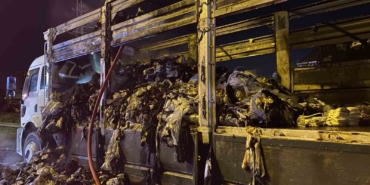 TEM otoyolunda tekstil yüklü kamyon alev aldı