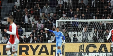 Devis Vasquez, ilk maçında kalesini gole kapadı