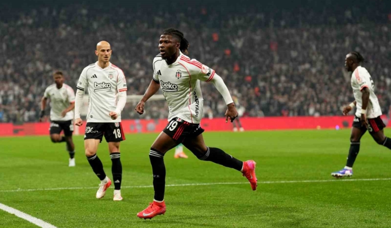 El Bilal Toure 3 ay sonra golle tanıştı