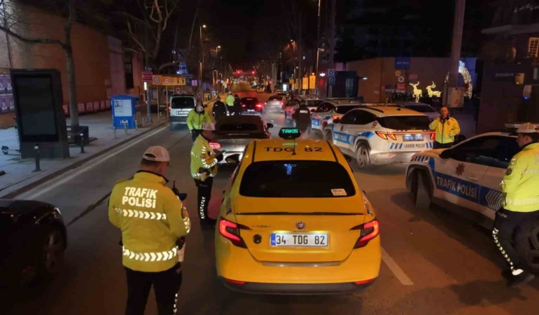 Kadıköy’de alkol denetimi: Alkollü sürücülere geçit yok
