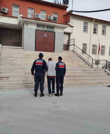 Trafik güvenliğini tehlikeye sokmaktan aranan şahıs yakalandı