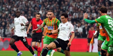 Ziraat Türkiye Kupası: Beşiktaş: 1 - Corendon Alanyaspor: 0 (İlk yarı)