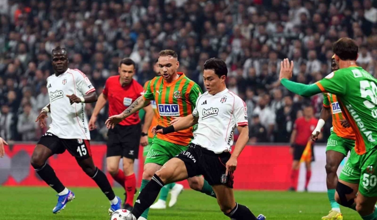 Ziraat Türkiye Kupası: Beşiktaş: 1 - Corendon Alanyaspor: 0 (İlk yarı)