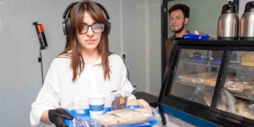 Otizmin zorluklarını yaşayarak öğrendiler