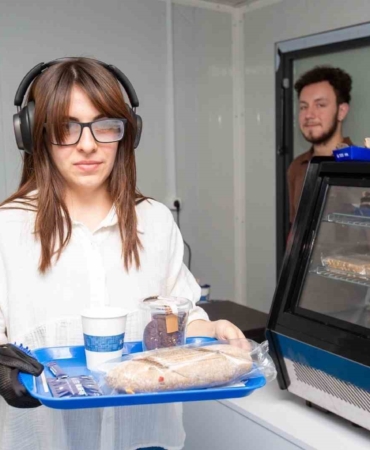 Otizmin zorluklarını yaşayarak öğrendiler