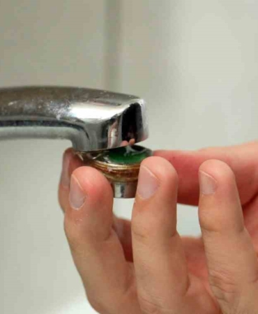 Musluğa takılan küçük aparat, suyu yüzde 70 kurtarıyor: Tasarruf hamlesi