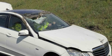 Çatalca’da otomobil takla attı: 2 kişi burnu bile kanamadan kurtuldu