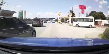 Bursa’da trafikte tehlikeli anlar: Makas atan sürücü kazaya davetiye çıkardı