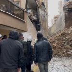 İstinat duvarı çöktü, site sakinleri deprem olduğunu sandı