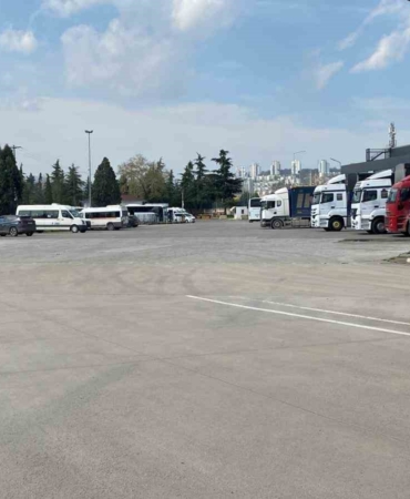 Lastik fabrikasında makineye sıkışan işçi hayatını kaybetti