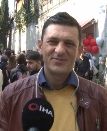Mattia Ahmet Minguzzi’nin ailesi, doğum günü olan 23 Nisan’da çocuklarının mezarını ziyaret etti
