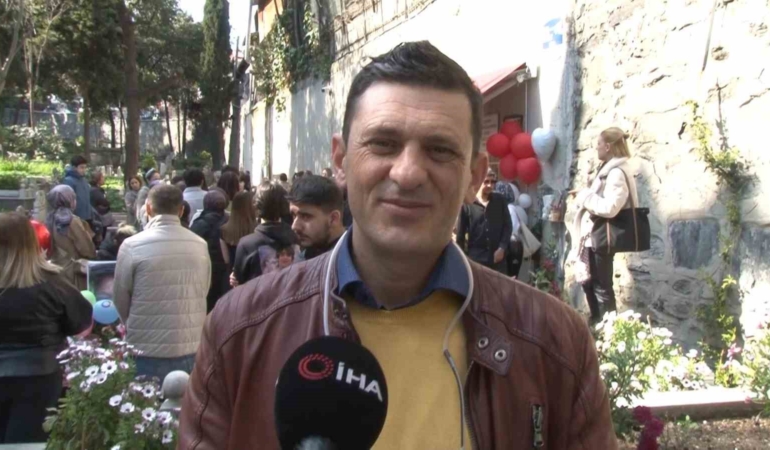 Mattia Ahmet Minguzzi’nin ailesi, doğum günü olan 23 Nisan’da çocuklarının mezarını ziyaret etti