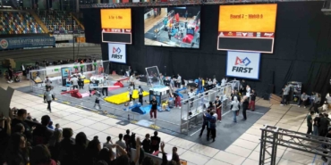 İzmitli robotik takımlar, Turknet’in teknoloji altyapısıyla FRC’de yarıştı