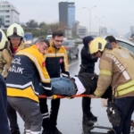 Maltepe’de hafif ticari araç, servis minibüsüne arkadan çarptı: 1 yaralı