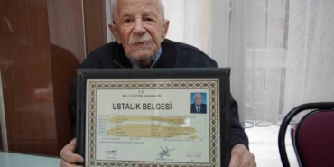 Sakarya’nın 100 yaşındaki dönercisi 84 yıldır mesleğini sürdürüyor