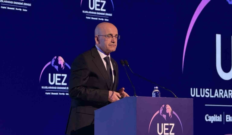 Hazine ve Maliye Bakanı Şimşek: "Vatandaşlarımızın yastık altında 640 milyar doları olduğu tahmin ediliyor"