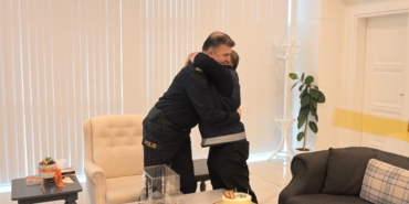 Polis olma hayali kuran gencin özel günü Emniyet’te kutlandı