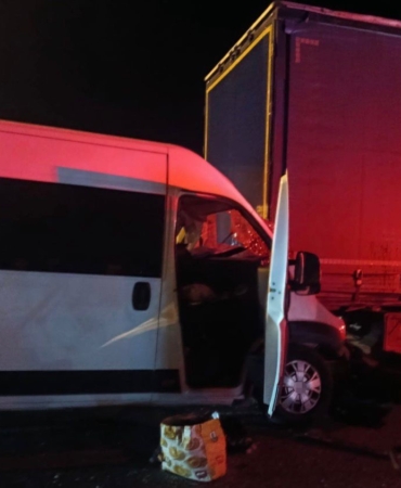 Edirne’de panelvan tıra çarptı: 1 ölü, 1 yaralı