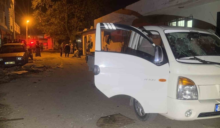 Yeni taşındıkları eve husumetlileri geldi, 14 yaşındaki çocuk silahla vuruldu