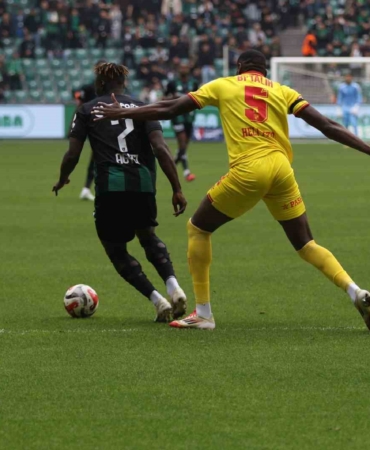 Trendyol Süper Lig: Kocaelispor: 0 - Göztepe: 1 (İlk yarı)