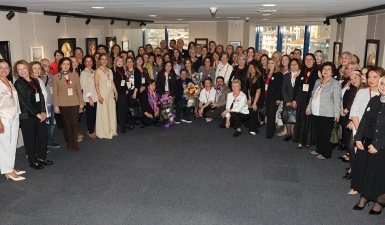 "Toz ve Işık" pastel sergisi kapılarını açtı