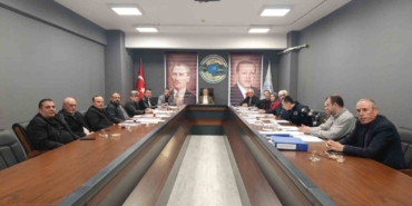 Oylar eşit çıkınca Meclis 1. Başkanvekili kurayla belirlendi