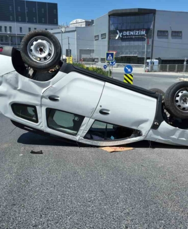 Esenyurt’ta kazaya karışan otomobil takla attı