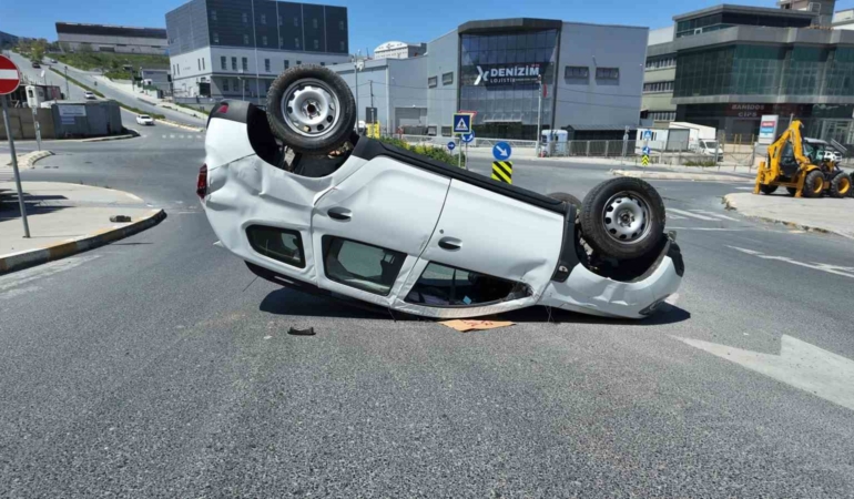 Esenyurt’ta kazaya karışan otomobil takla attı
