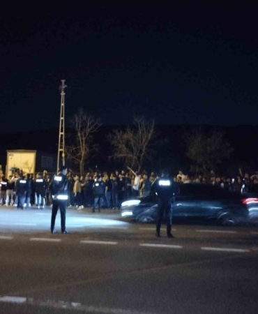 Samandıra’da Fenerbahçeli taraftarlar takım otobüsünü taşladı