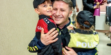 Bilecik’te anaokulu öğrencilerinden polislere 181’inci yıl sürprizi