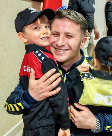 Bilecik’te anaokulu öğrencilerinden polislere 181’inci yıl sürprizi