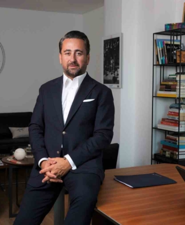 Türk Telekom, ’Erişilebilir Tiyatro’ projesi kapsamında ’Ebedi Barış’ oyununu erişilebilir kıldı