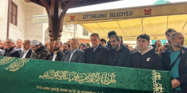 Babadan küçük kızına acı dolu veda: Kızının tabuta sarılarak gözyaşlarına boğuldu