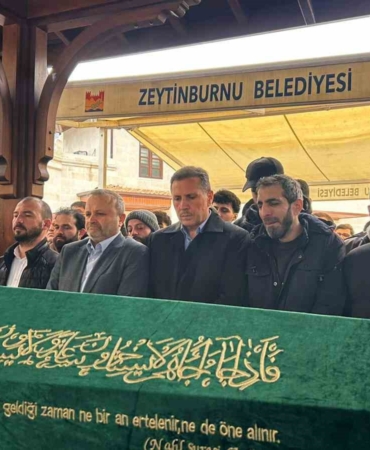 Babadan küçük kızına acı dolu veda: Kızının tabuta sarılarak gözyaşlarına boğuldu