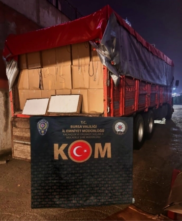 Bursa’da 4 milyonun üzerinde dolu makaron ele geçirildi