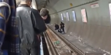 Kadıköy metro istasyonunda intihar girişimi vatandaşlar tarafından engellendi