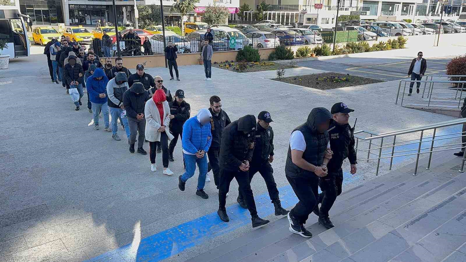 300 milyon liralık yasa dışı bahis çetesi zanlısı 13 kişi adliyeye sevk edildi