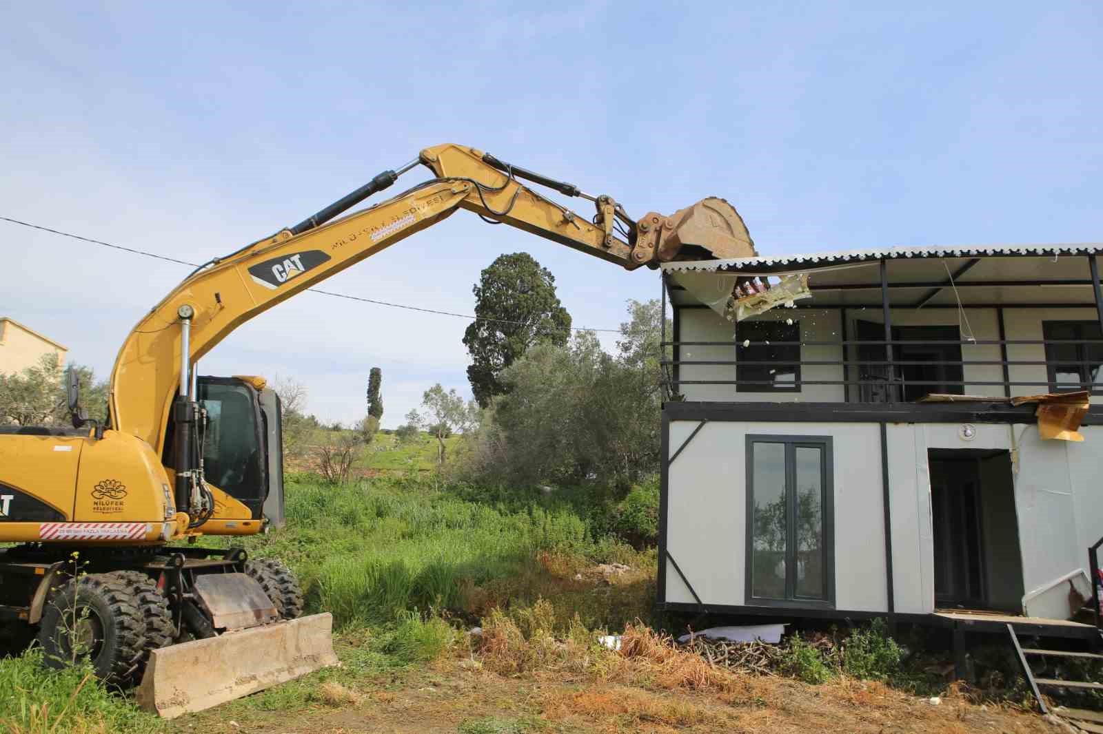 Gölyazı’da kaçak yapılara geçit yok